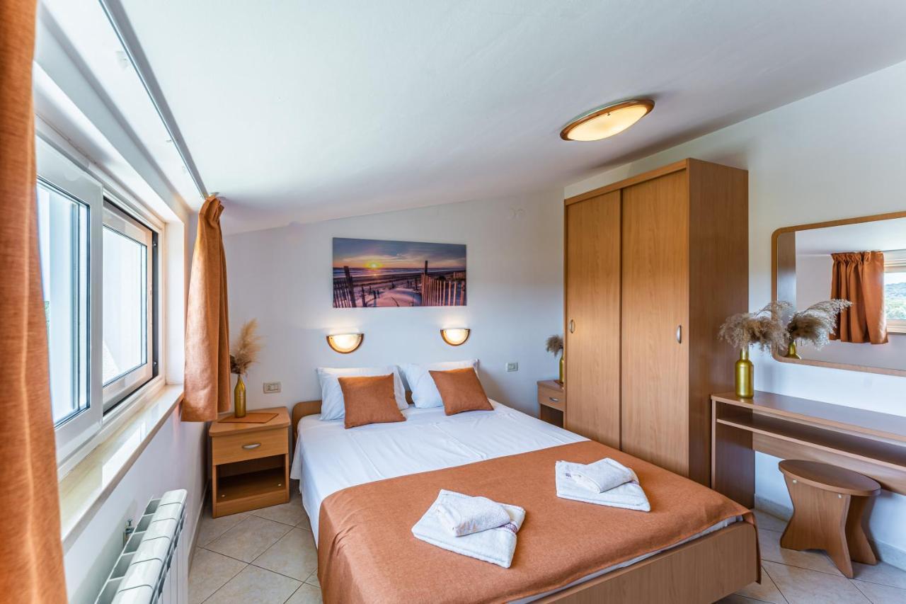 Apartmani Mirela Banjole Kültér fotó