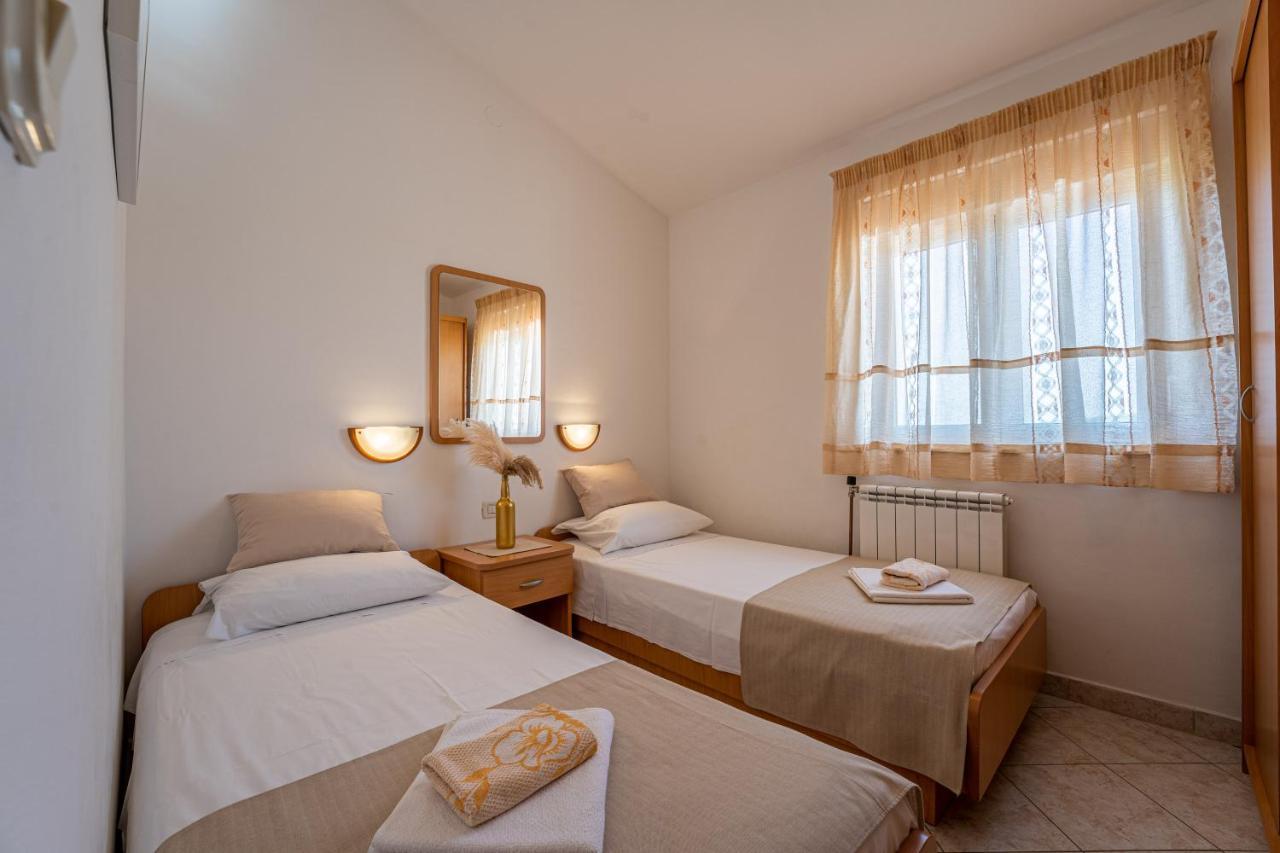 Apartmani Mirela Banjole Kültér fotó
